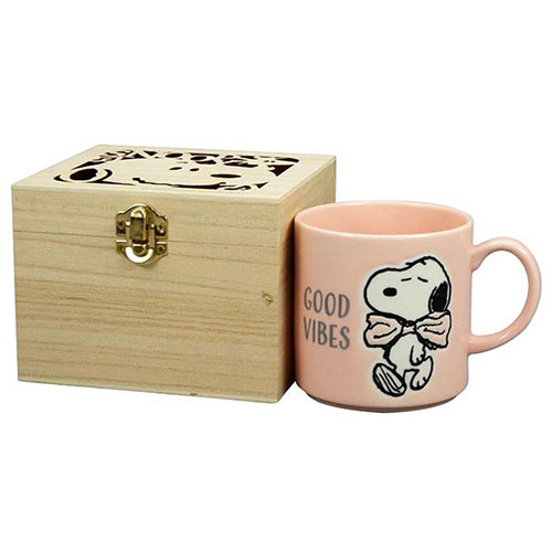 スヌーピー 木箱入りマグピンク
