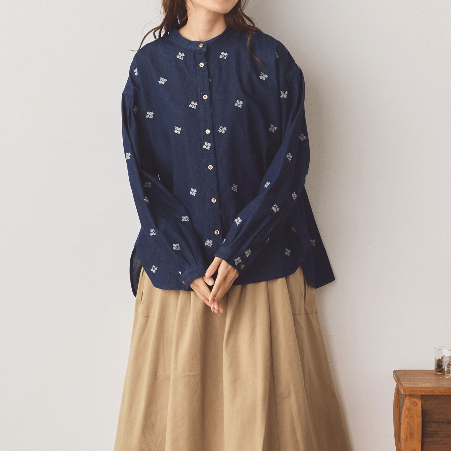 cloudnine ノンノ 配色刺繍入り デニムブラウス