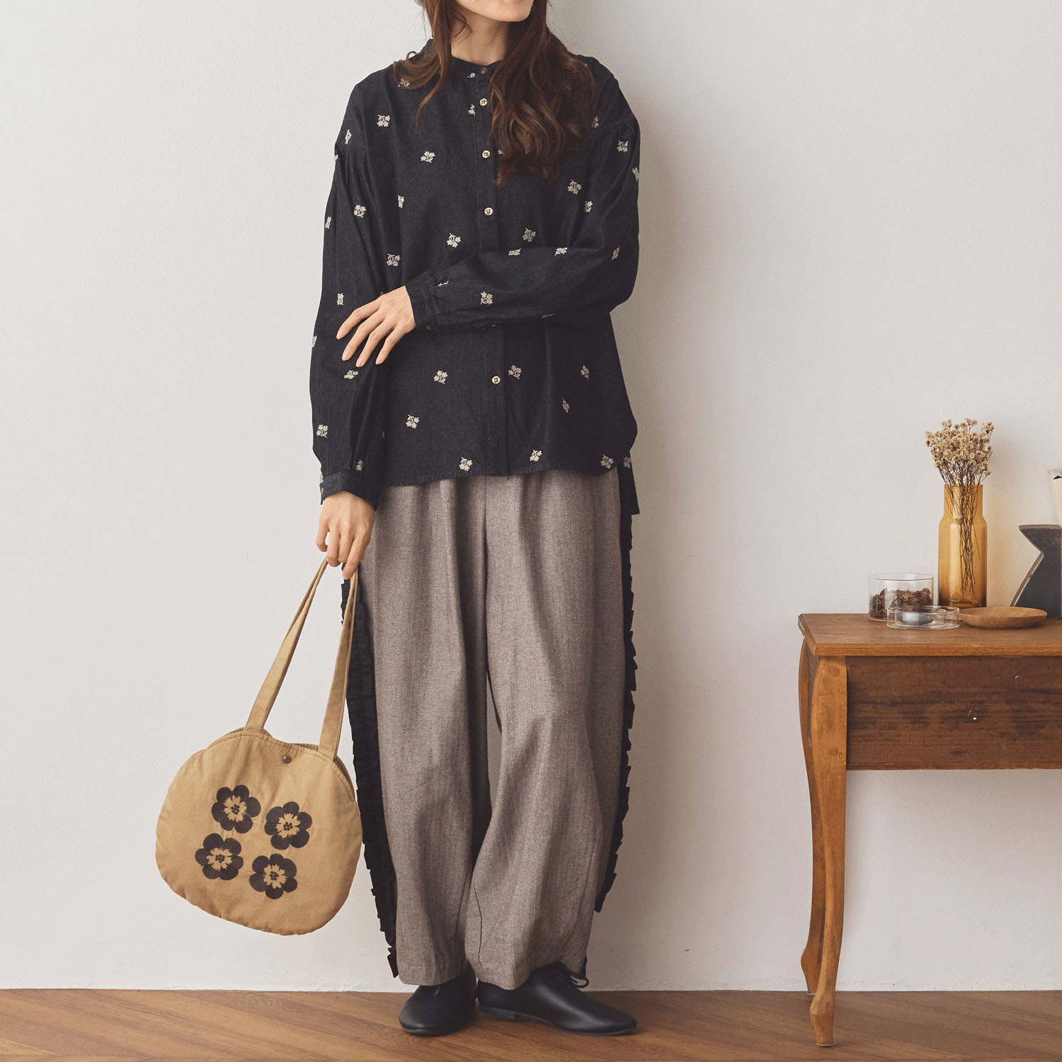 cloudnine ノンノ 表起毛綿麻ヘリンボーン織り フリル付きバルーンパンツ