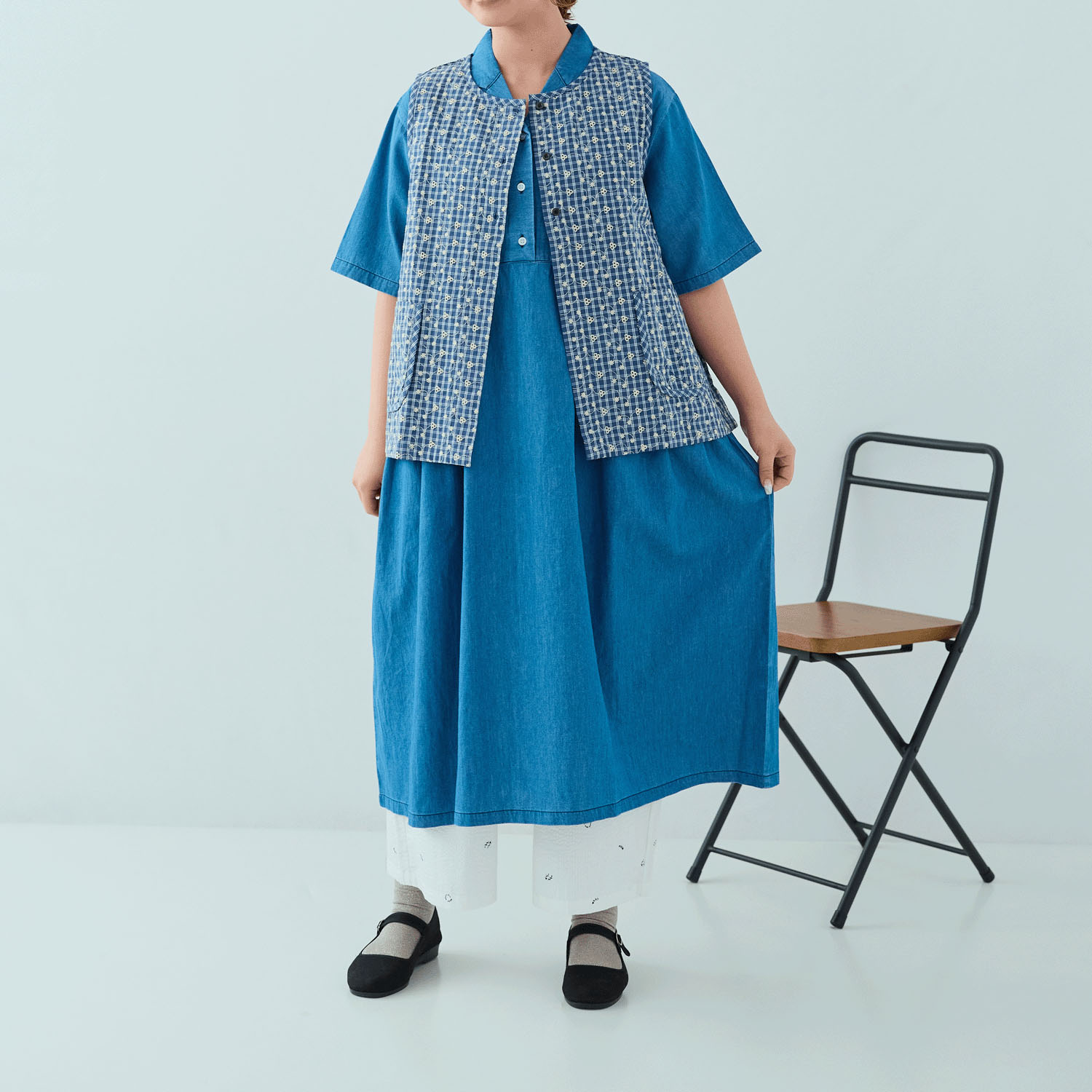 cloudnine ノンノ 先染コットン布帛柄アソート花柄総刺繍入り前ボタンあきベスト