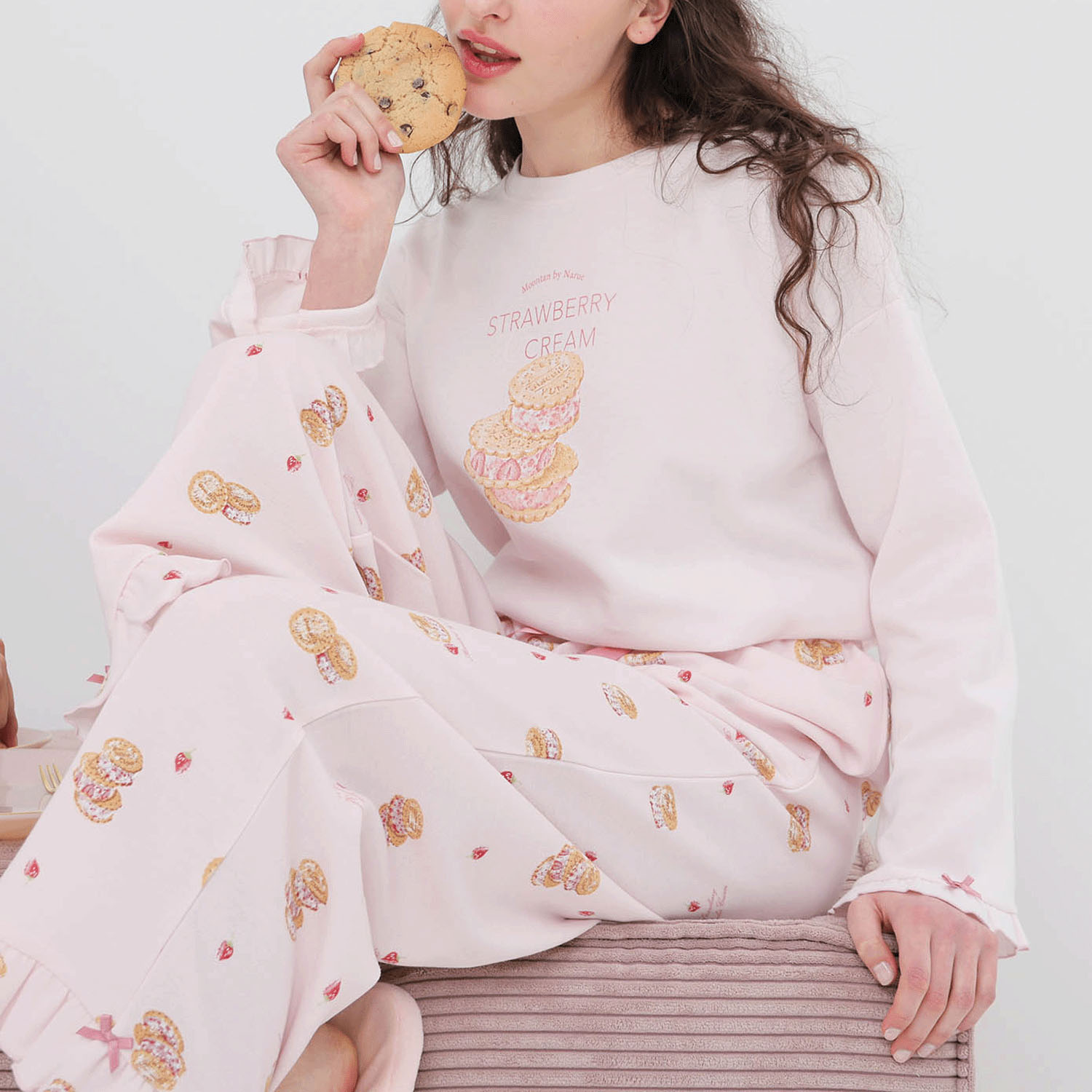 Narue エアーニットいちごクッキーサンドセットアップ