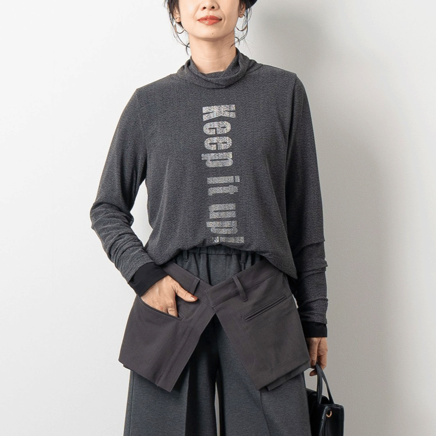 メッシュレイヤードハイネックプルオーバー