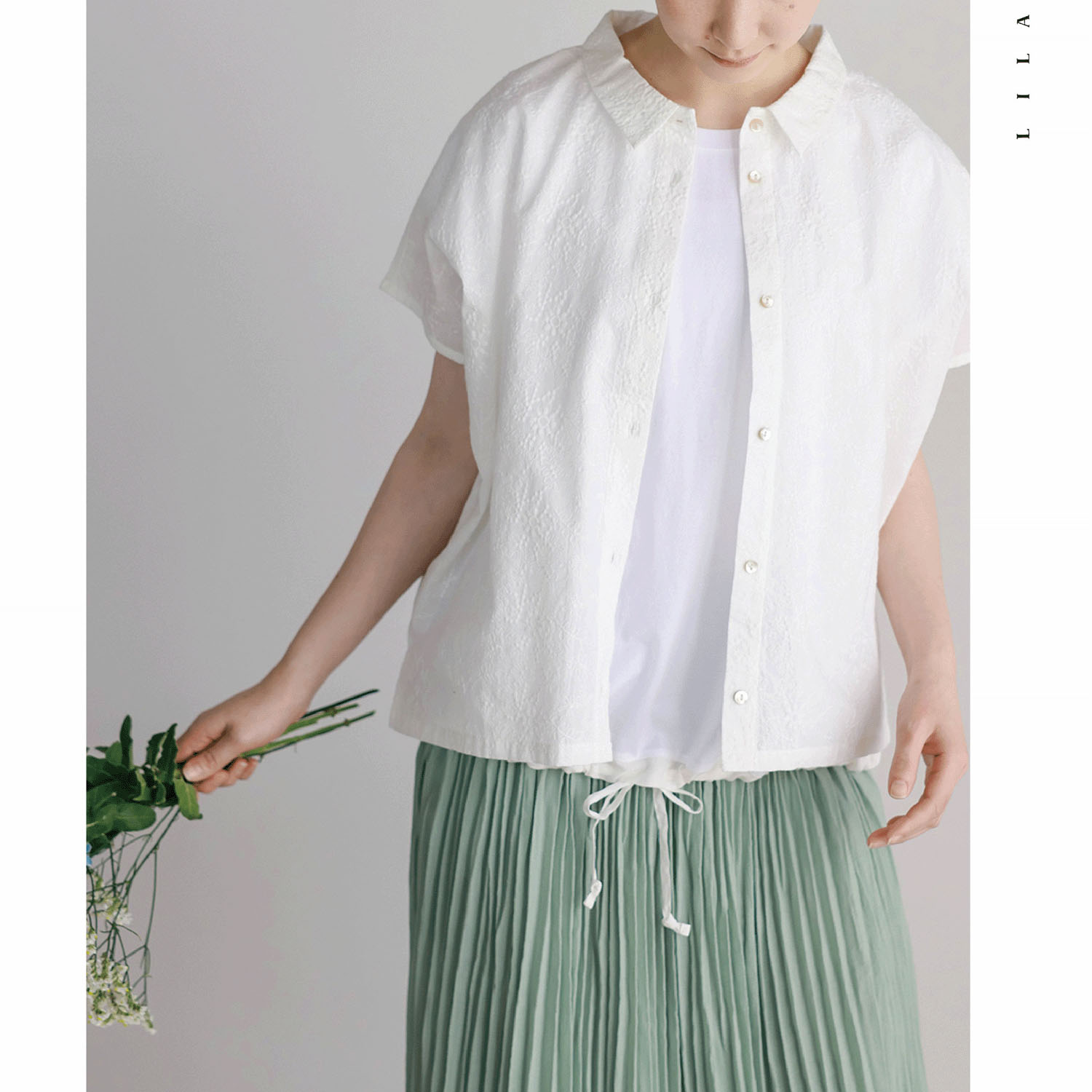 LILASIC エンブロイダリーコンビ衿付きTシャツ