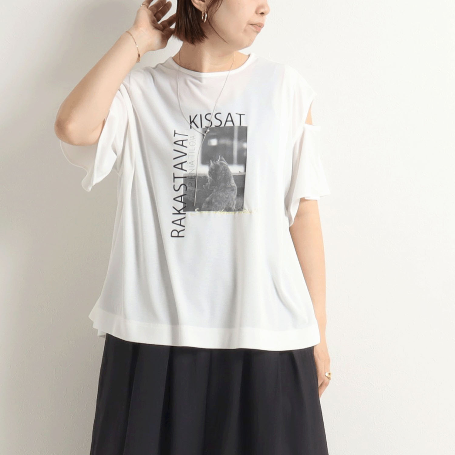 【InstaLive】MAFRAIS シアースラブショルダースリットフォトTEE
