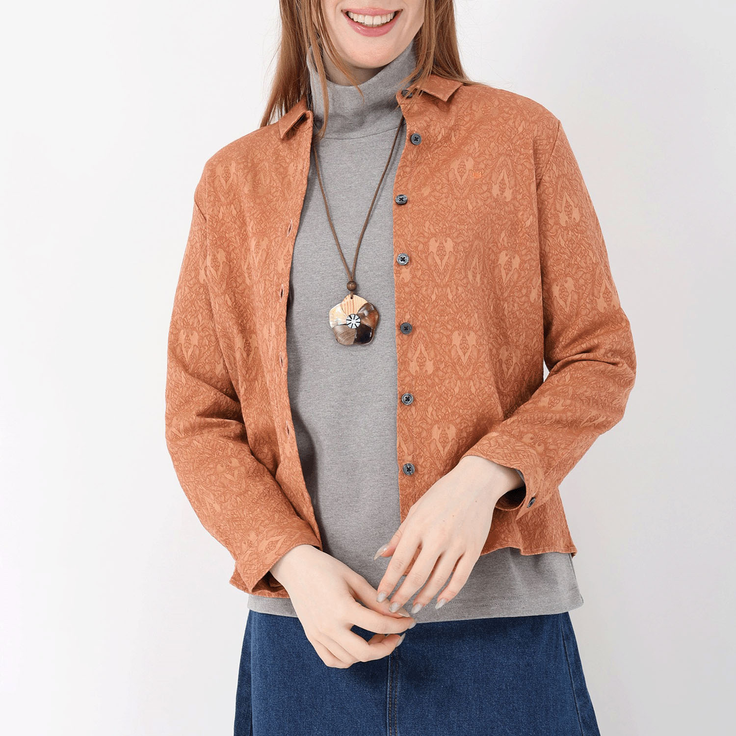T’BIS STUDIO ダマスク柄ネコ刺繍長袖シャツ