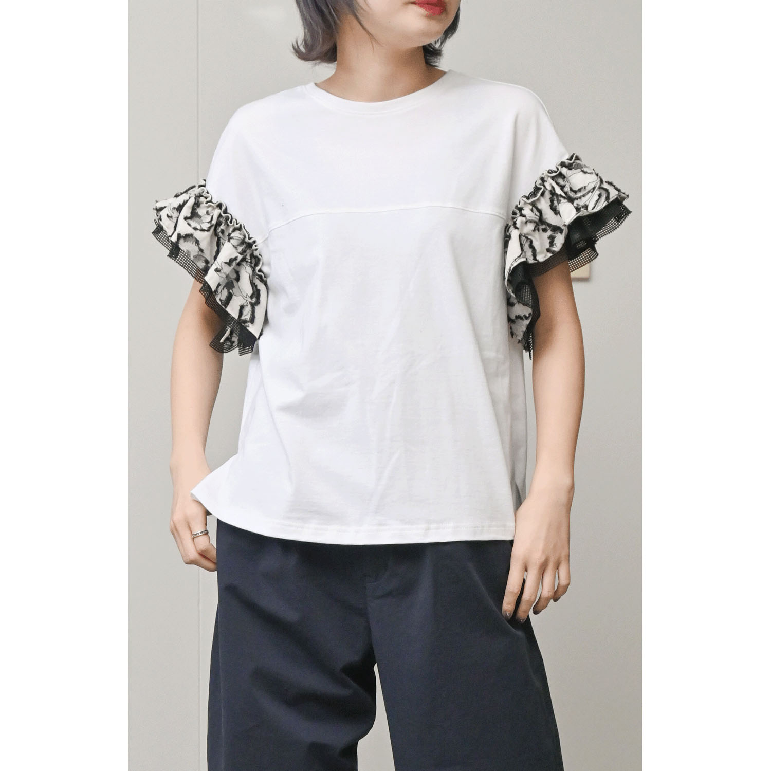 trois 袖フリル無地Tシャツ