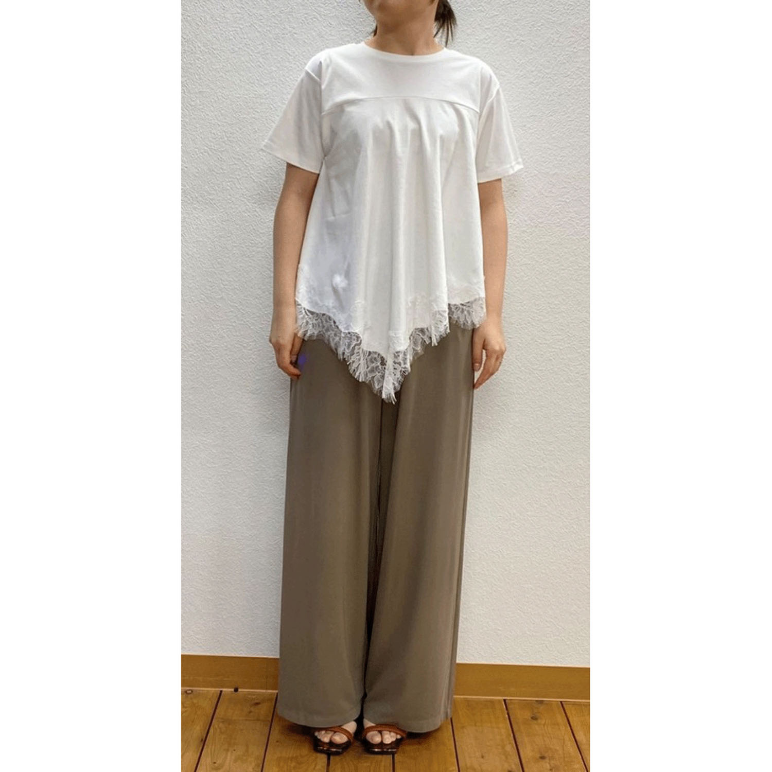 裾レースフレアーTシャツ