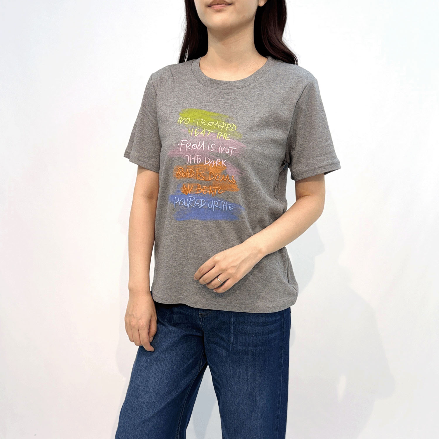多色プリントTシャツ