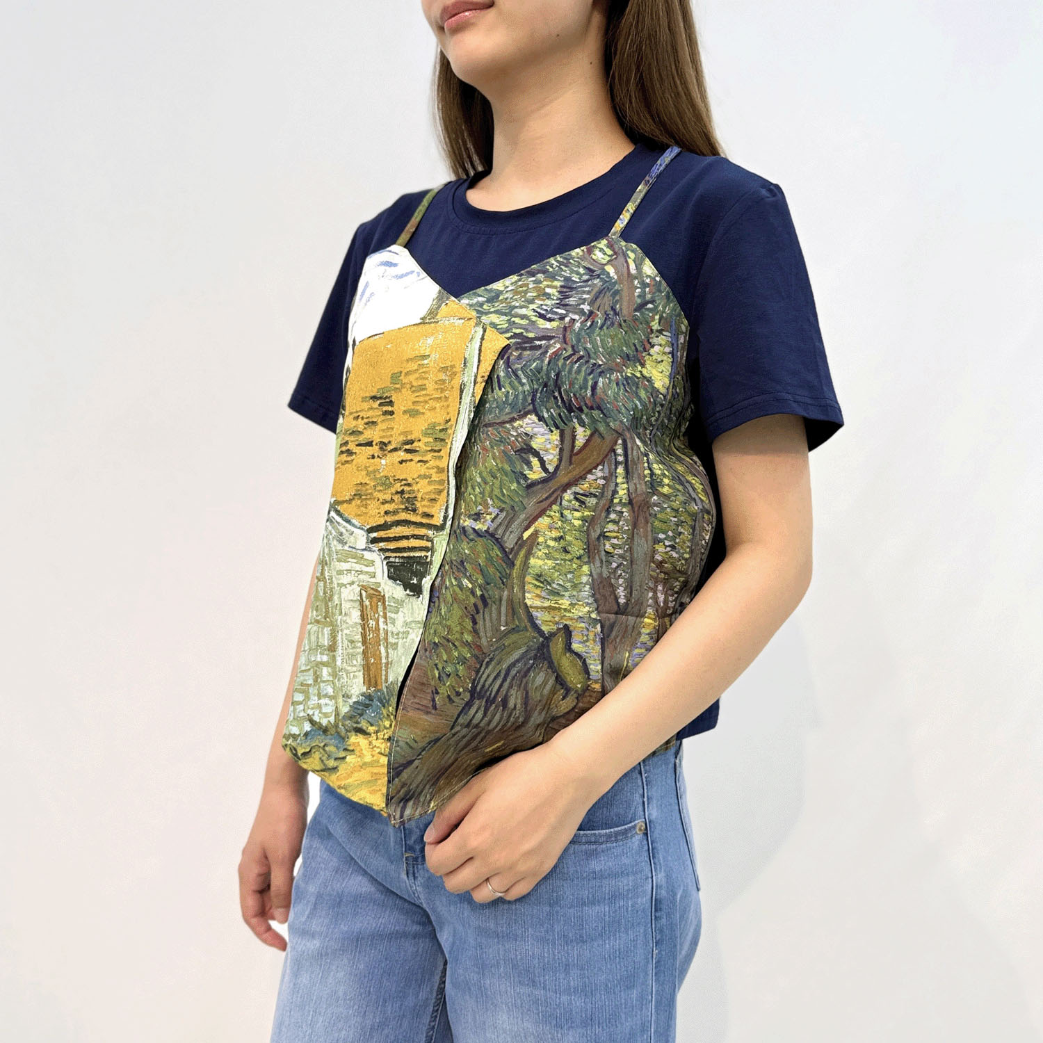絵画風プリントTシャツ