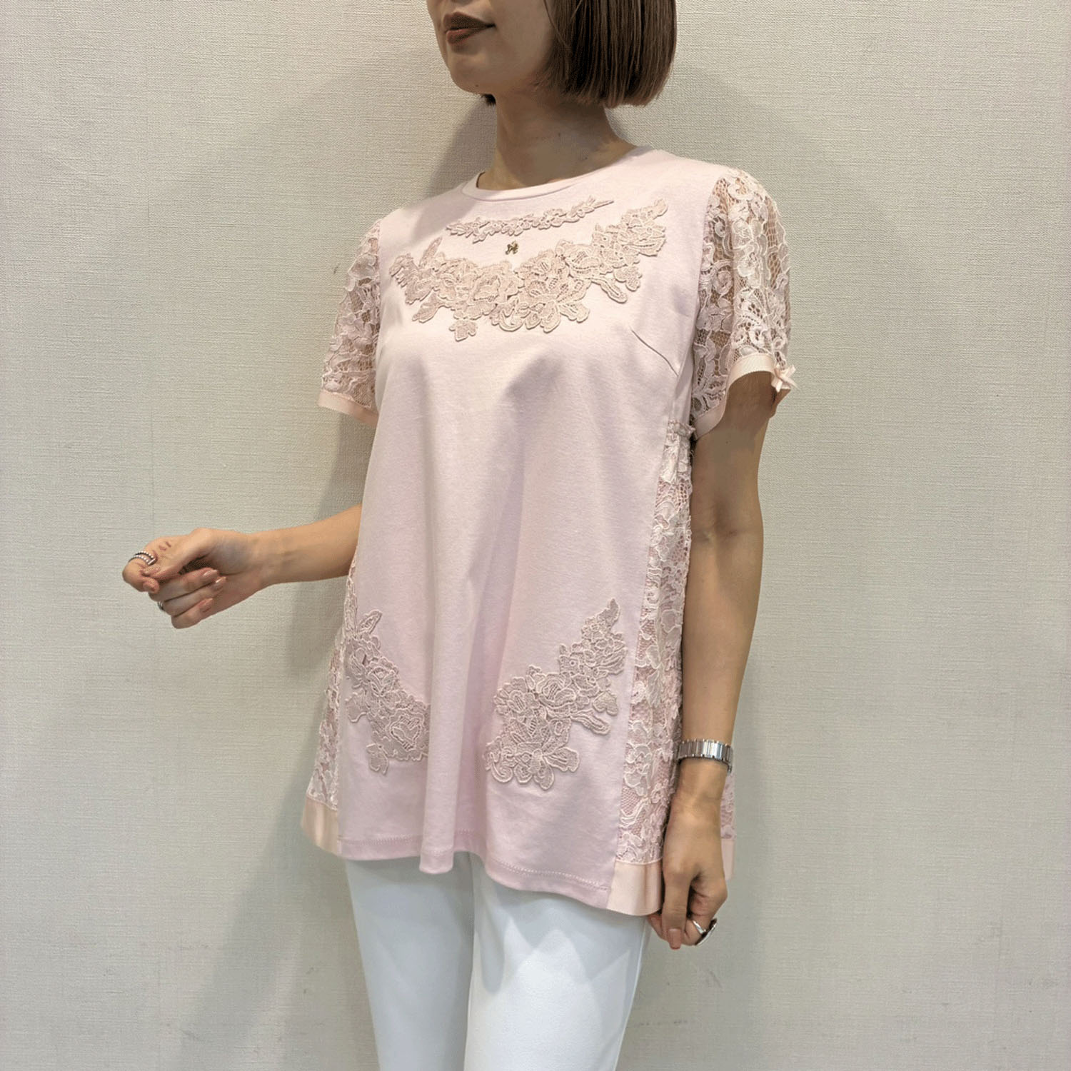 Super Beauty レース素材切替とモチーフ使いがエレガントなロングTシャツ