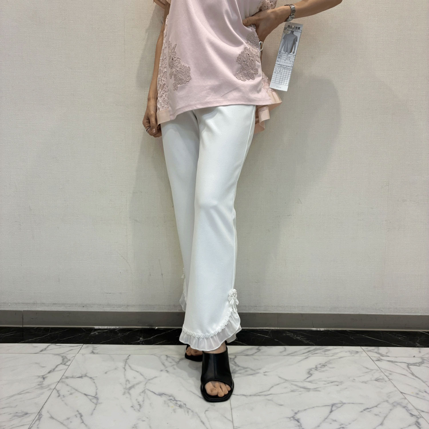 Super Beauty 裾シフォンフリル＆花モチーフ付パンツ