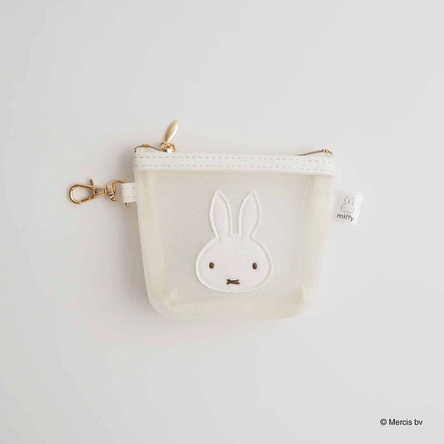 ミッフィー BRUNA MESH EMBROIDERY マイクロミニ台形ポーチ ホワイト