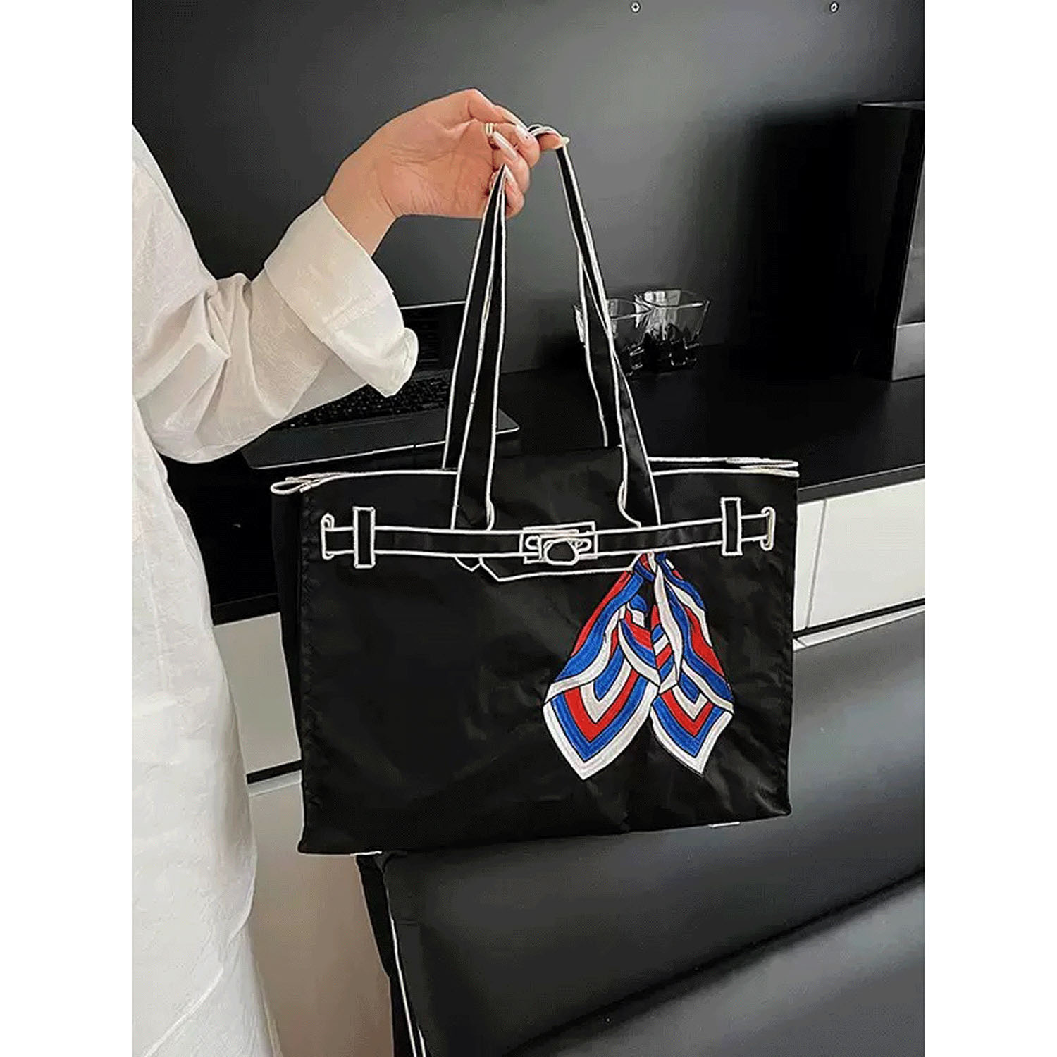 【7月上旬入荷予定】スカーフ刺繍トートバッグ