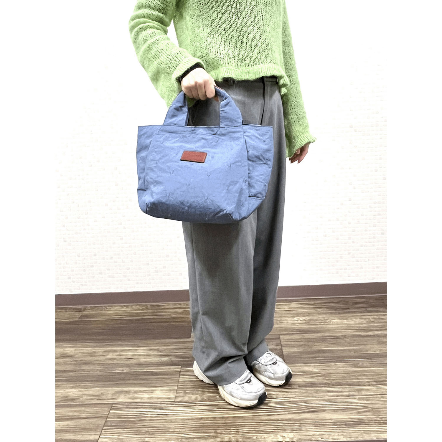 toleur ミニドット刺繍トートバッグ