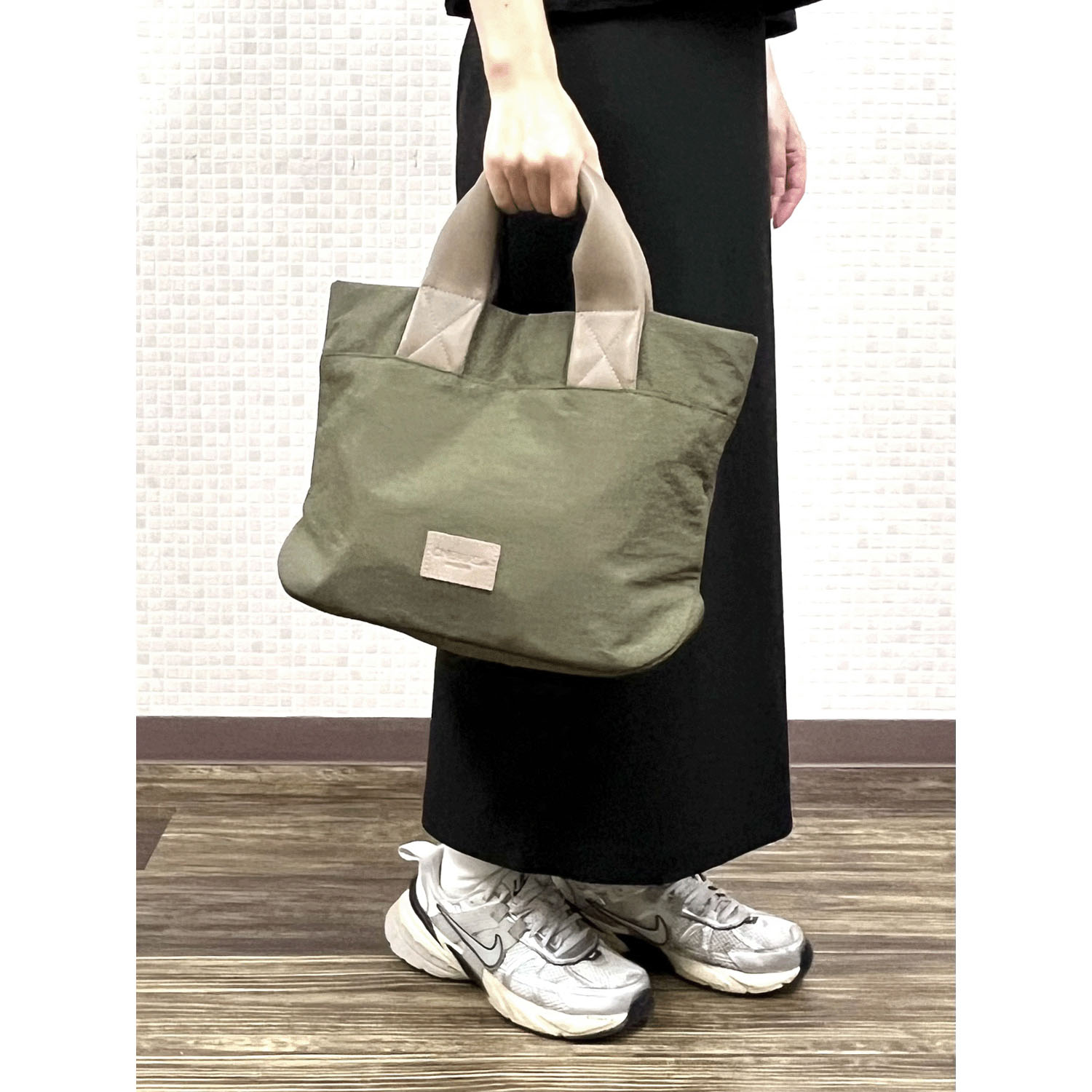 ONE PAIRED（ワンペアード） ナイロン×羊革トートバッグ