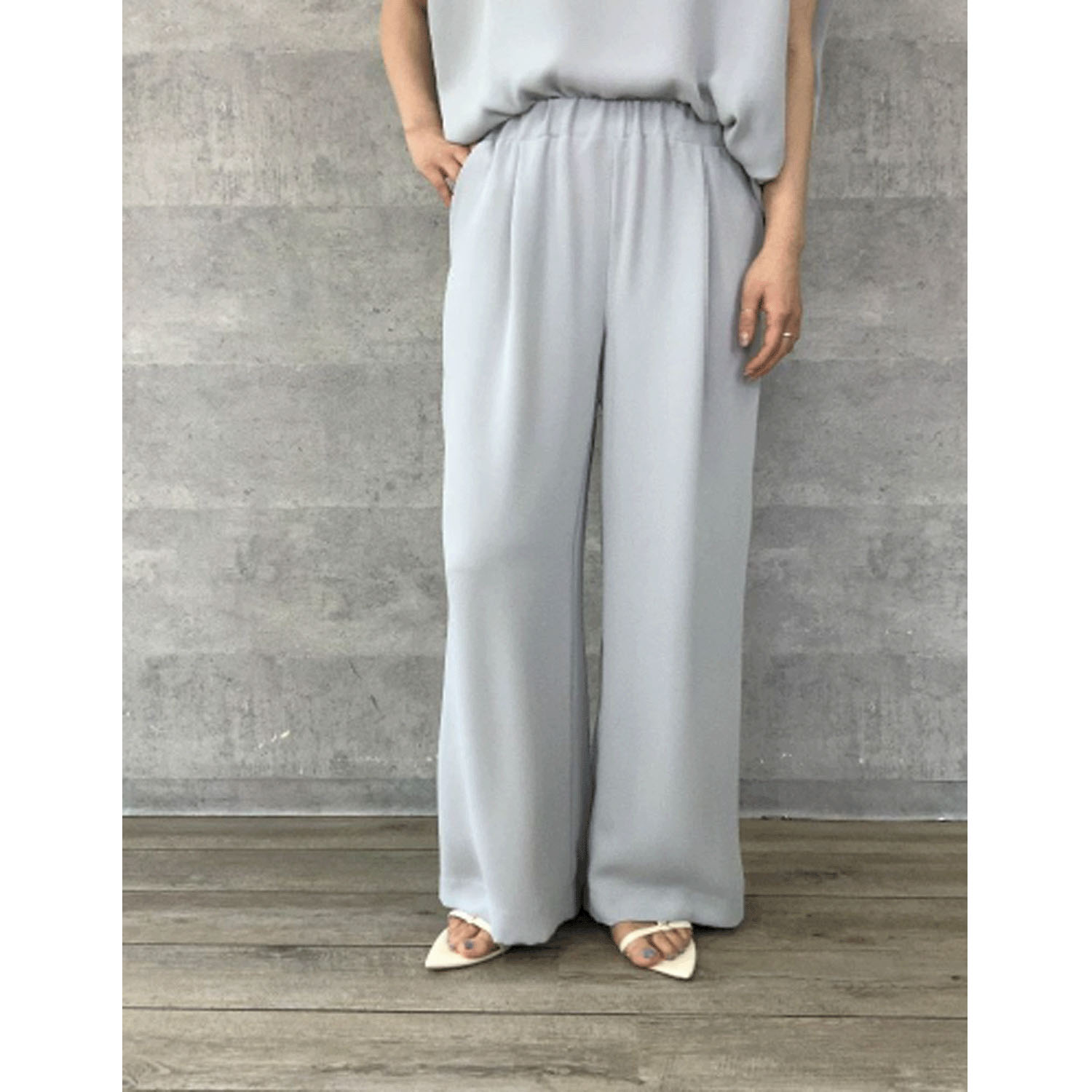 Anna Kerry タックパンツ