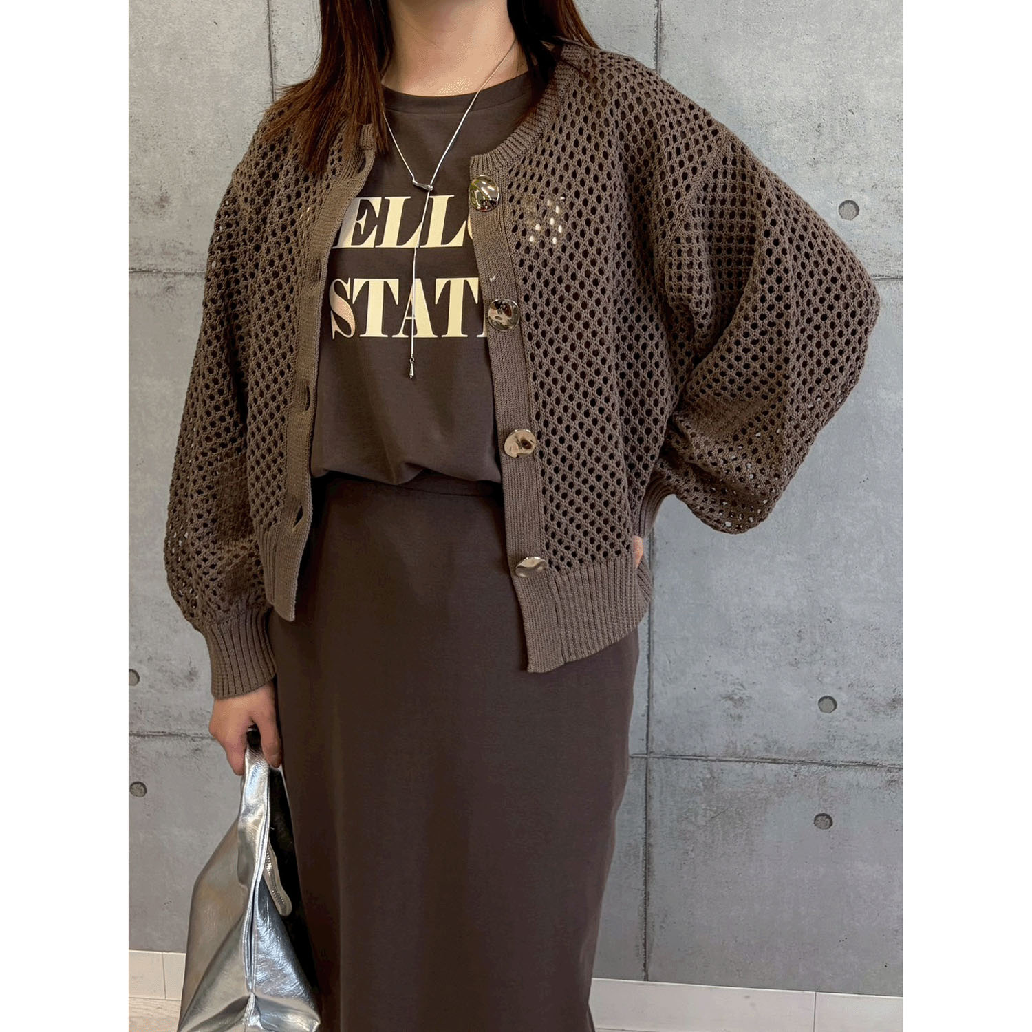 ROSIEE ソフトな風合い5分丈フロッキープリントTシャツ